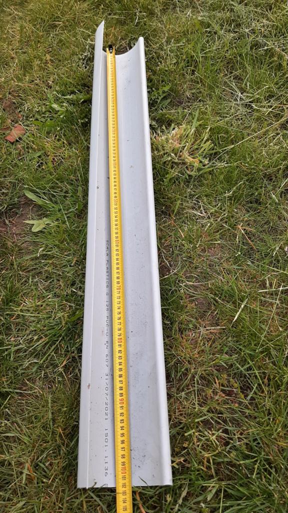 Stuk overschot PVC dakgoot 125mm, Ophalen
