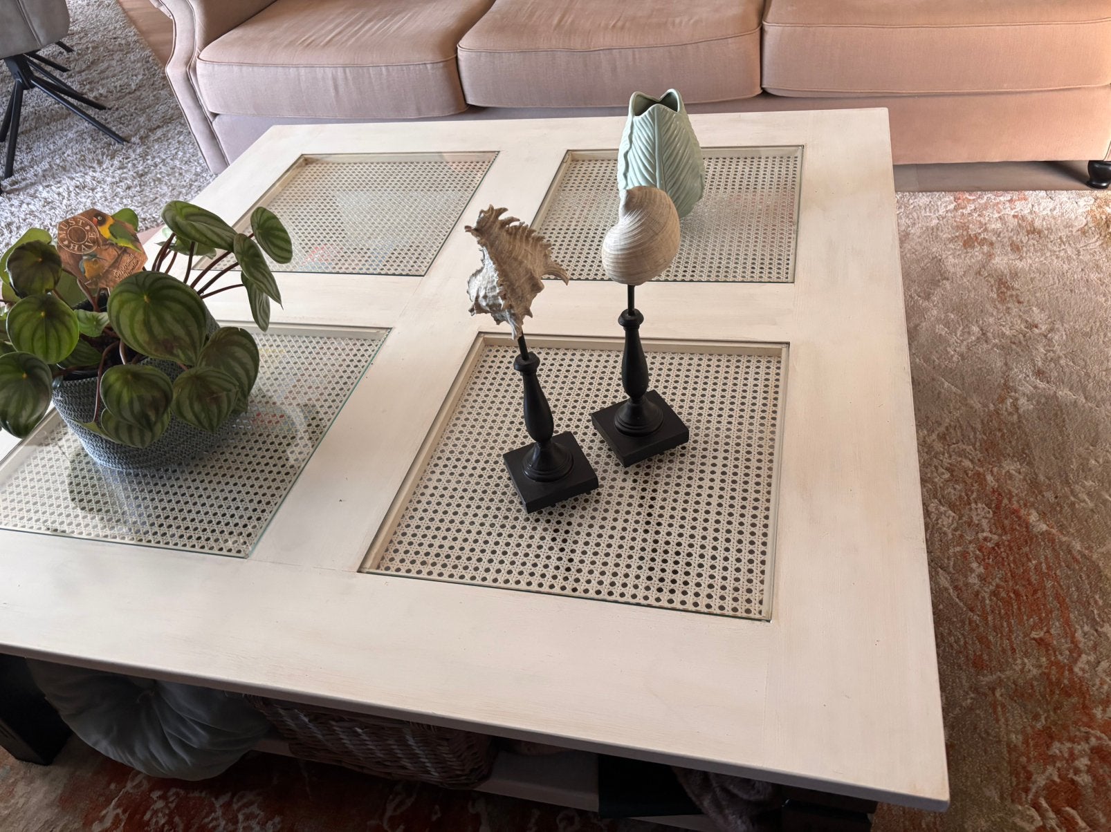 Landelijke salontafel met rotan en glas, Ophalen, Zo goed als nieuw, Vierkant, Glas