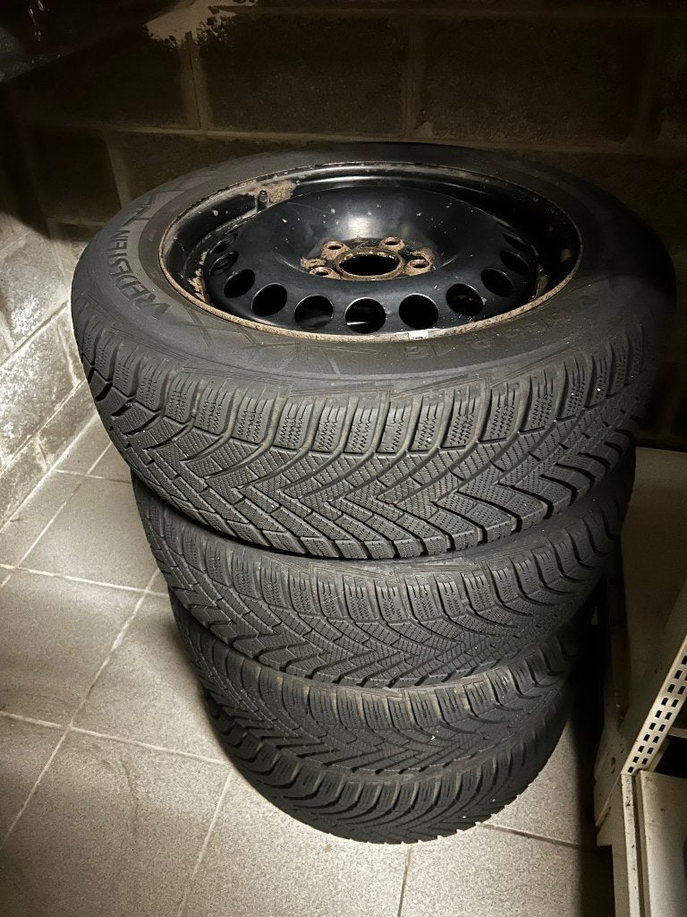 Pneus hiver Mercedes Classe B neuf 205/55 R16, Autos : Pièces & Accessoires, Neuf, Pneus hiver, 16 pouces, Véhicule de tourisme