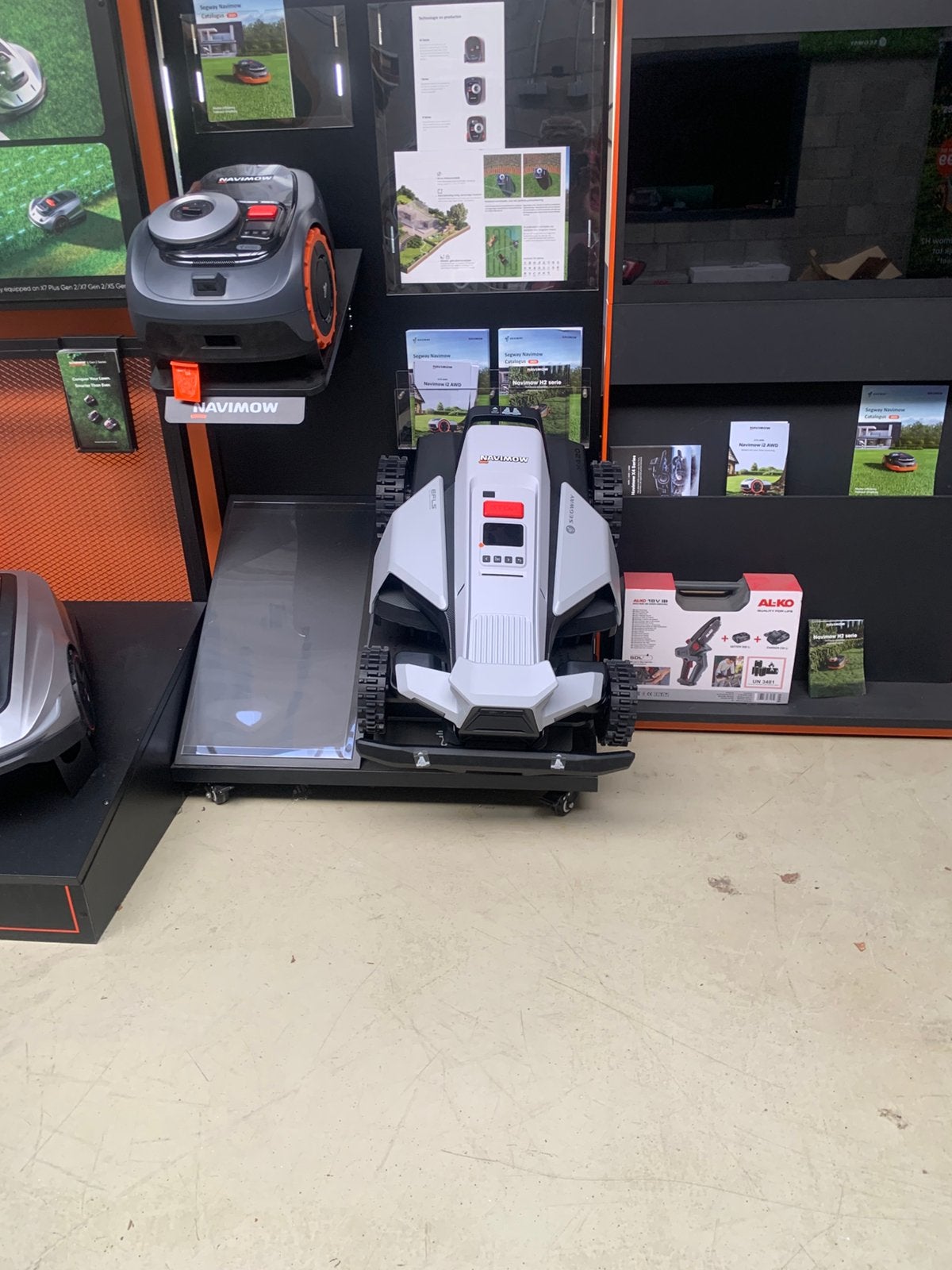 Robot maaier, Tuin en Terras, Ophalen, Zo goed als nieuw