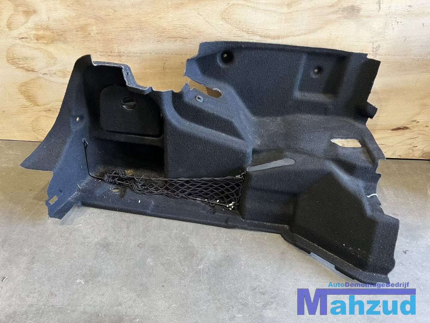 Mercedes E A207 links kofferbak bekleding 2076900141 2010-20, Mercedes-Benz AG, Mercedes-Benz, Utilisé, Mercedesstrasse 120
70372  Stuttgart, DE