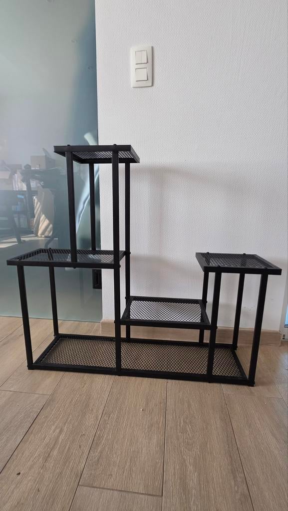 Zwart plantenrek met verdiepingen, Huis en Inrichting, Ophalen, Zo goed als nieuw