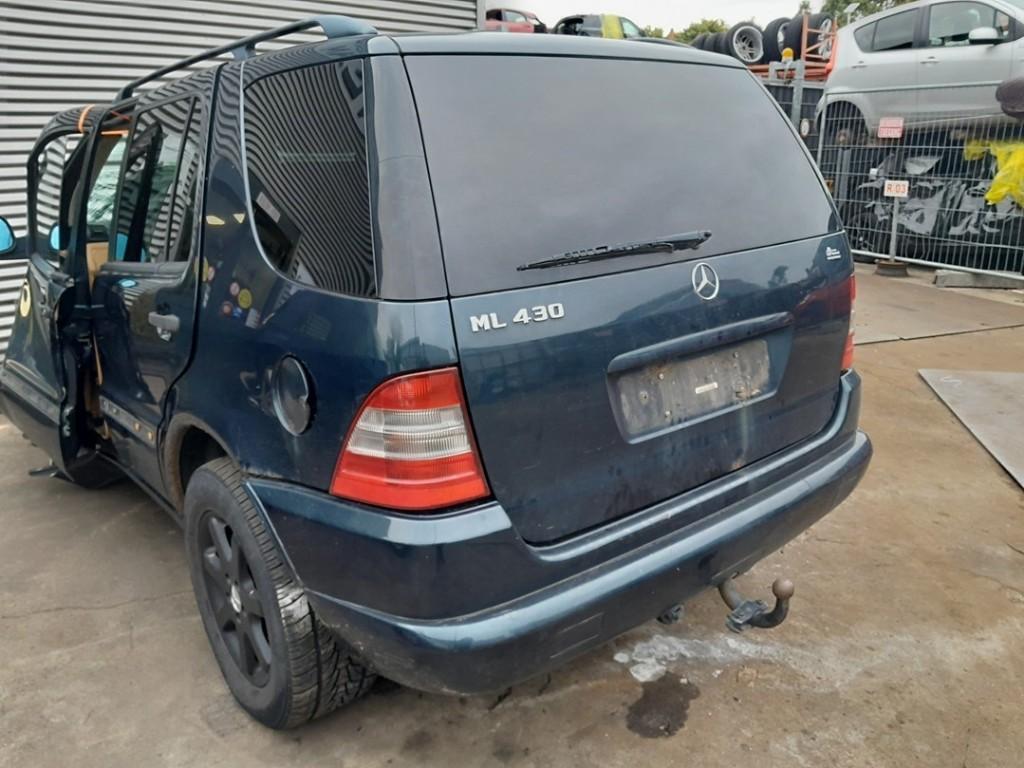 FUSEE ARRIERE GAUCHE Mercedes-Benz ML I (163), Utilisé, Mercedes-Benz