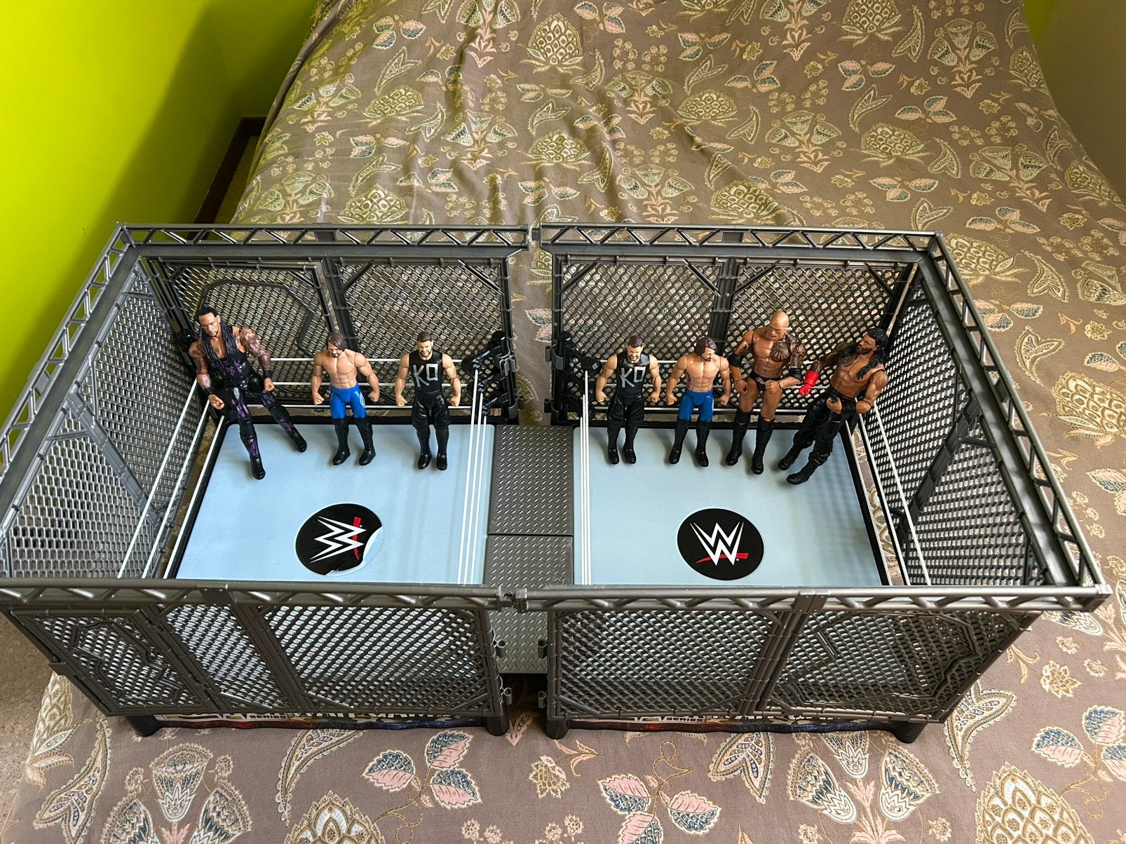 WWE kooi met poppetjes, Verzamelen, Poppetjes en Figuurtjes, Ophalen, Gebruikt