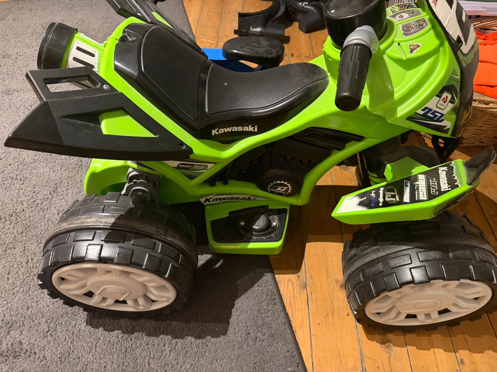 Quad électrique, Enfants & Bébés, Comme neuf