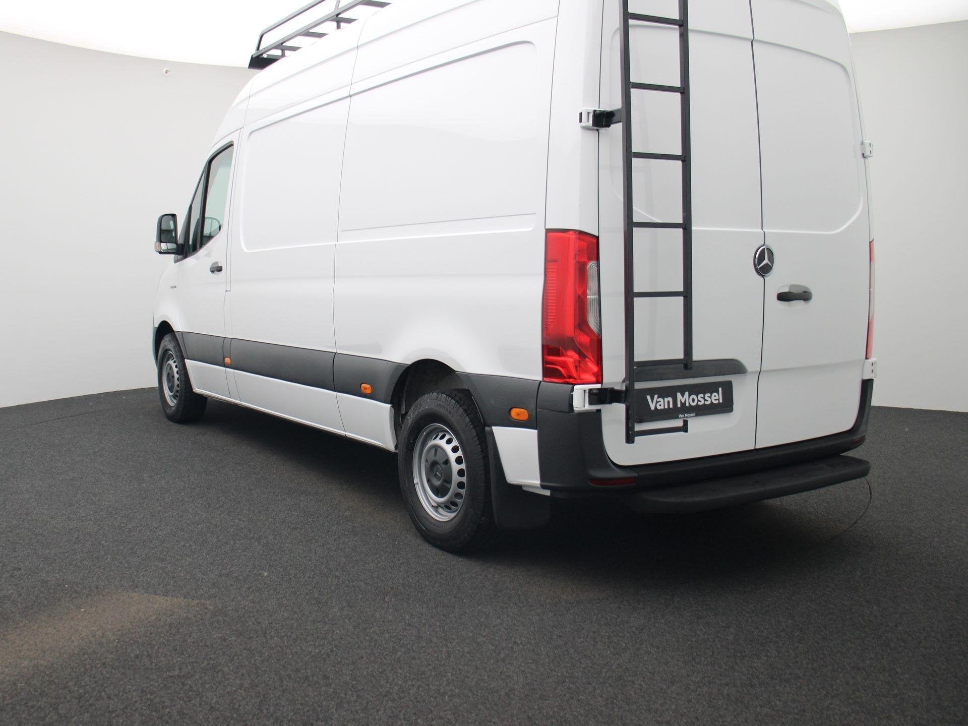 Mercedes-Benz Sprinter eSprinter L2 FWD 35kWh, Auto's, 4 deurs, Stof, 35 kWh, https://public.car-pass.be/vhr/de0dafc9-f579-47b1-9b69-137489180084