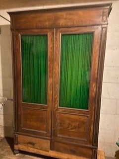 Garde-robe à restaurer, Enlèvement
