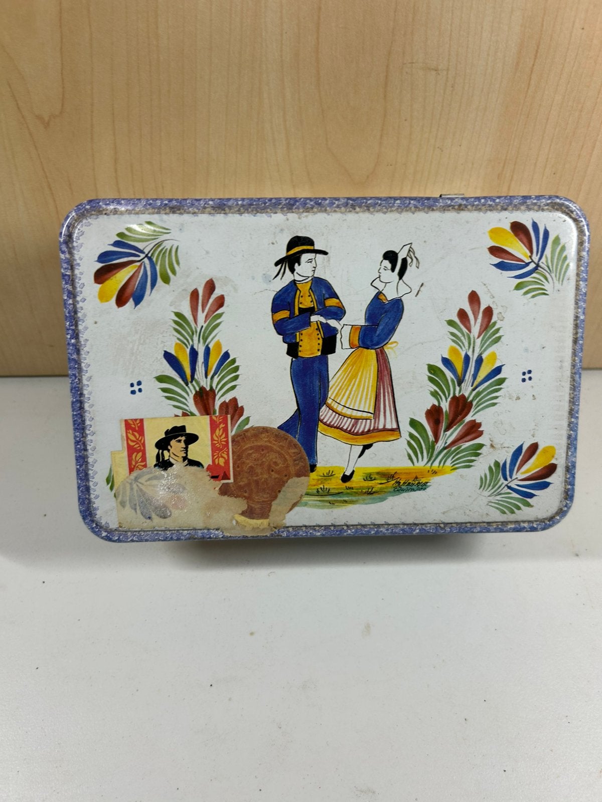 Vintage blikken doosje Massilly France – Bretons koppel, Verzamelen, Blikken, Ophalen of Verzenden, Gebruikt, Overige