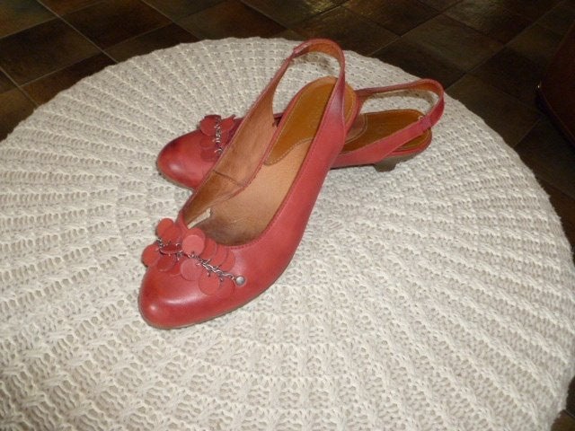 Rode dames pump van Brako, maat 38. met open hiel., Kleding | Dames, Schoenen, Brako, Ophalen of Verzenden, Zo goed als nieuw