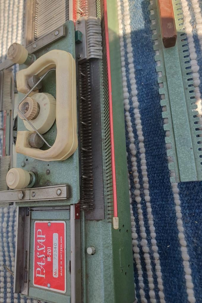 Passap breimachine, Zwitsers, met originele handleiding, Hobby en Vrije tijd, Breien en Haken, Ophalen, Machine