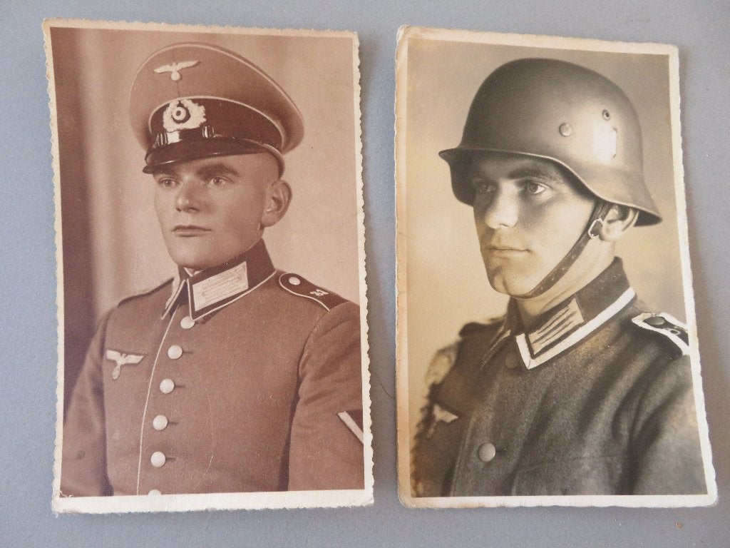 2 foto postkaarten Duitse Miltair soldaat Offenbach WO2, Ophalen of Verzenden, Overige soorten, Foto of Poster