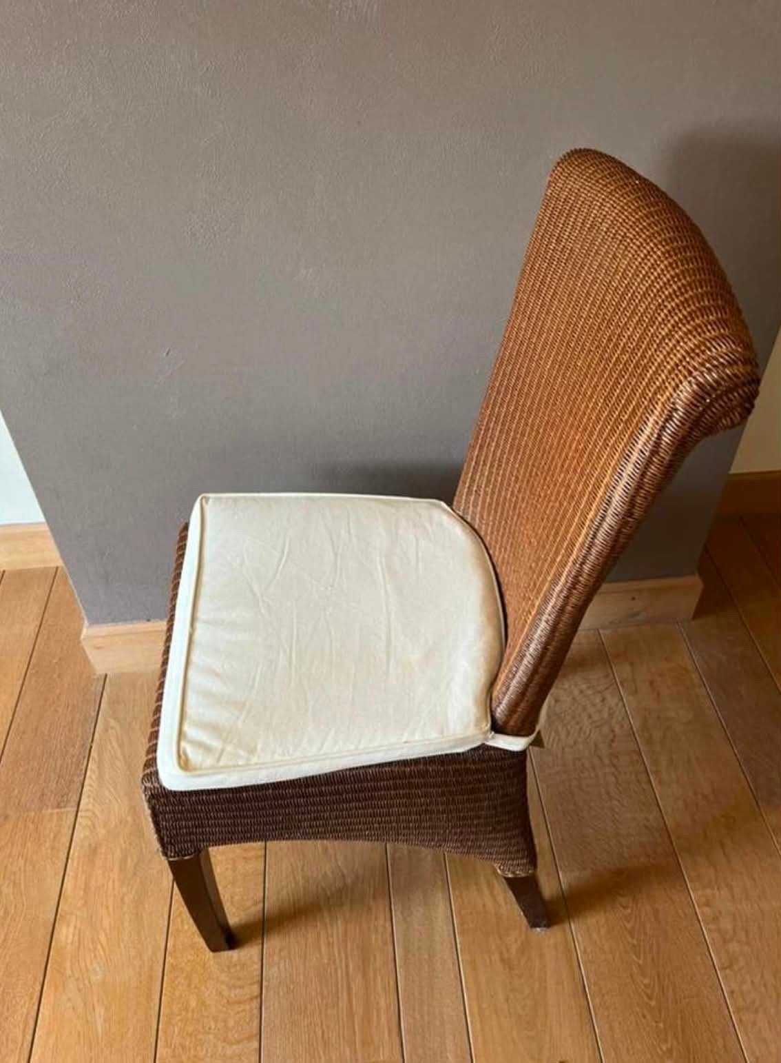 Stoelen in riet, Ophalen