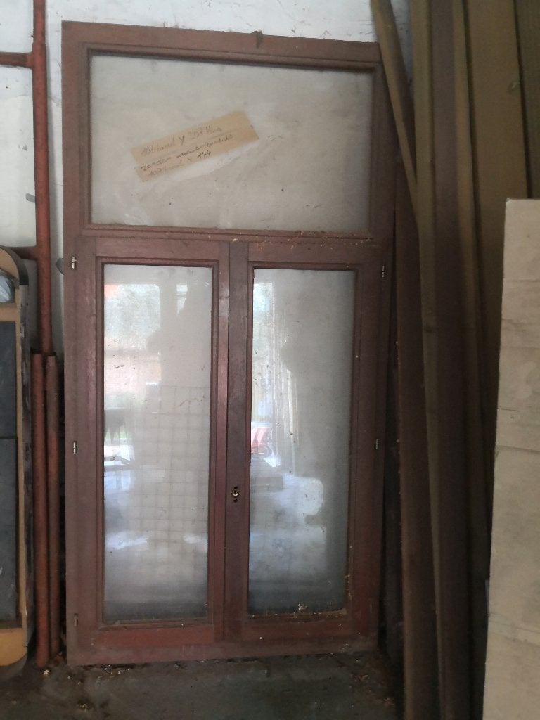 Raam in tropisch hardhout, Raamkozijn, Zo goed als nieuw, 150 tot 225 cm, Inclusief glas