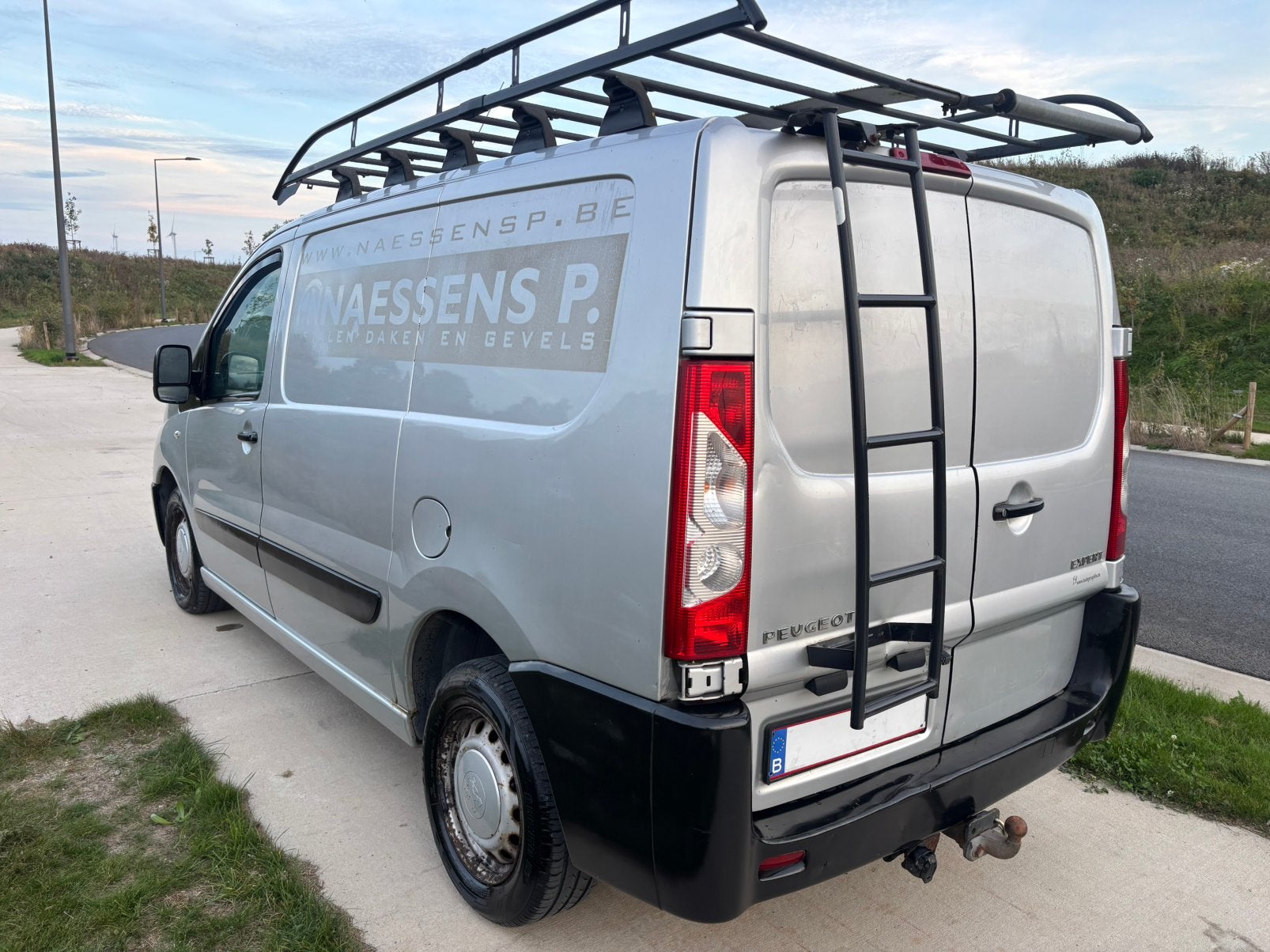 Peugeot Expert 2.0 HDi – Aménagé Camping-Car, Argent ou Gris, Entreprise, Boîte manuelle, 5 portes