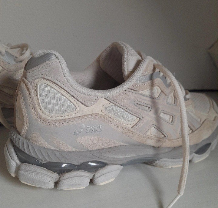 Asics Gel wit - maat 42,5, Ophalen of Verzenden, Wit