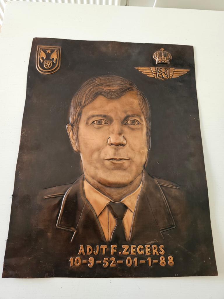 « ADJT F.ZEGERS », plaque commémorative, Collections, Objets militaires | Général, Enlèvement ou Envoi