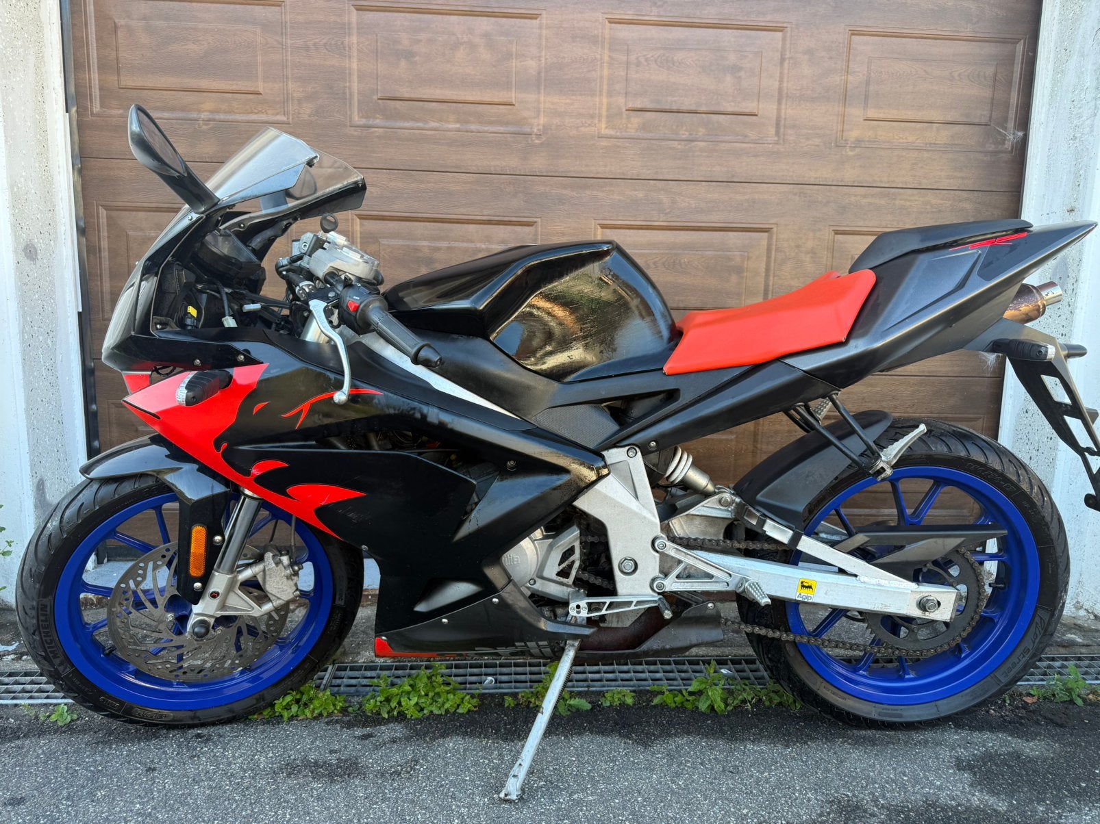 Aprilia rs 50 bj 2007  2 tact, Fietsen en Brommers, Brommers | Overige merken, Ophalen