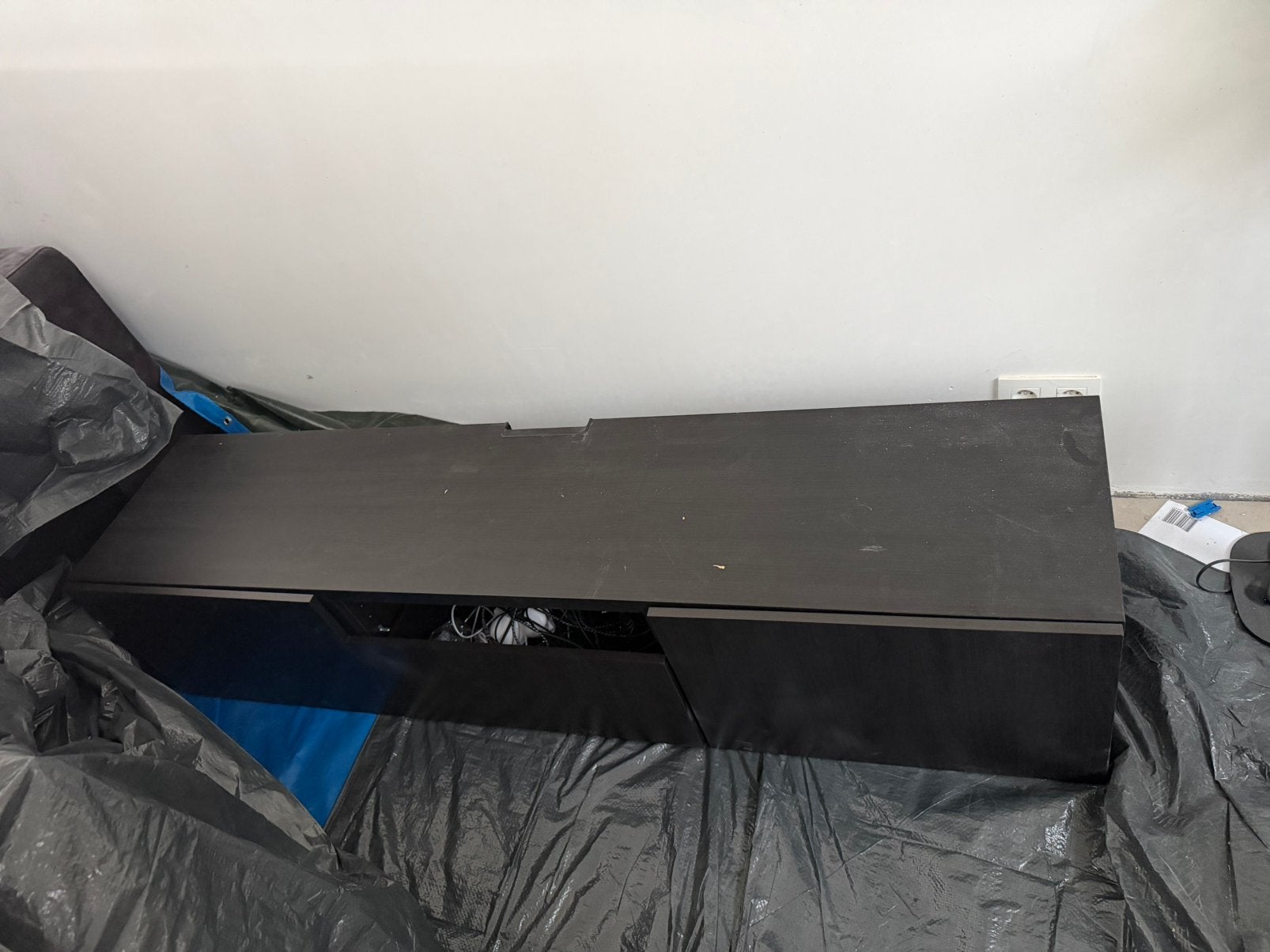 Tv kast, Tuin en Terras, Ophalen, Zo goed als nieuw