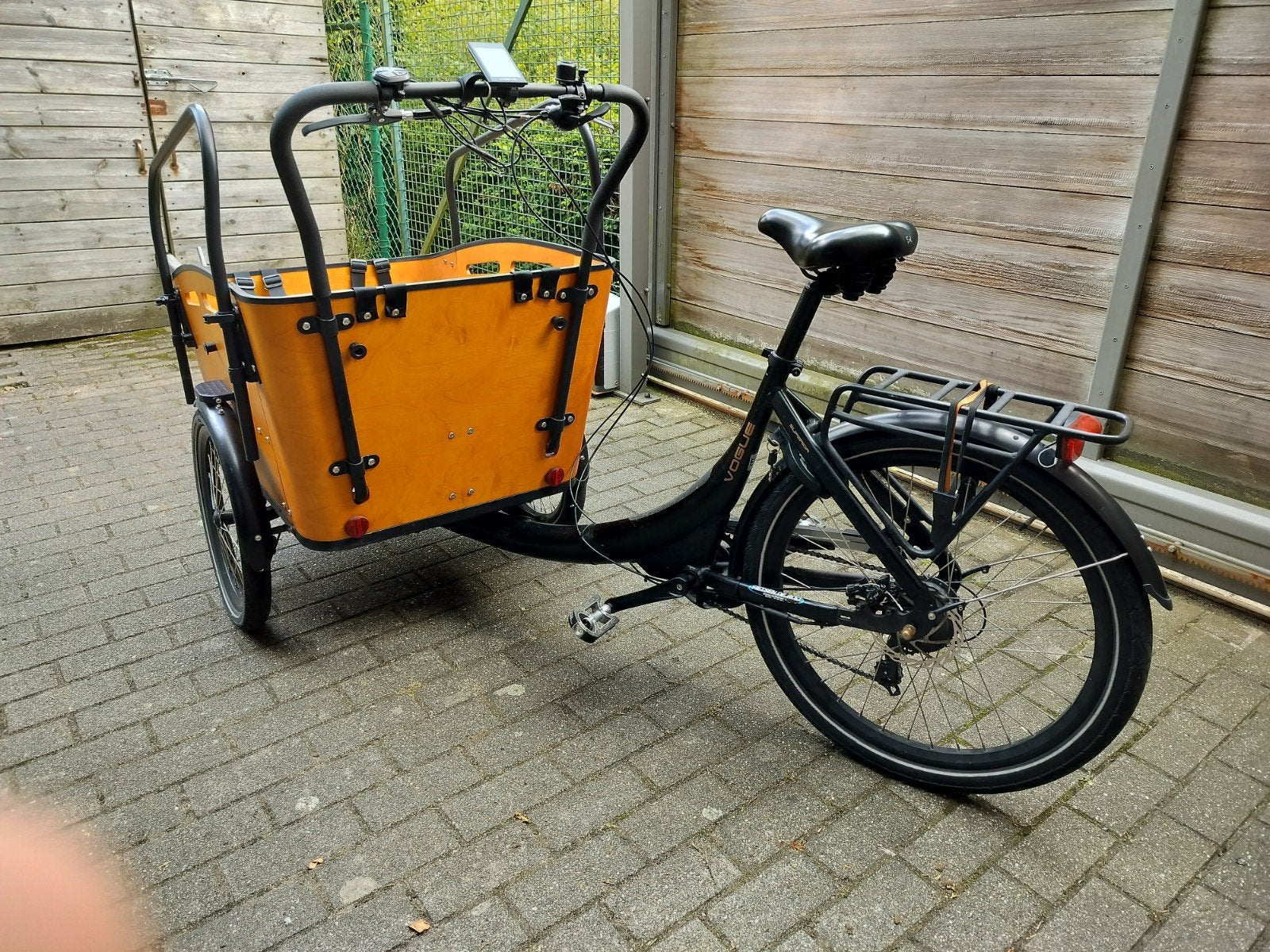 Elektrische bakfiets Vogue, Fietsen en Brommers, 4 kinderen of meer, Huif, Zo goed als nieuw, Schijfrem