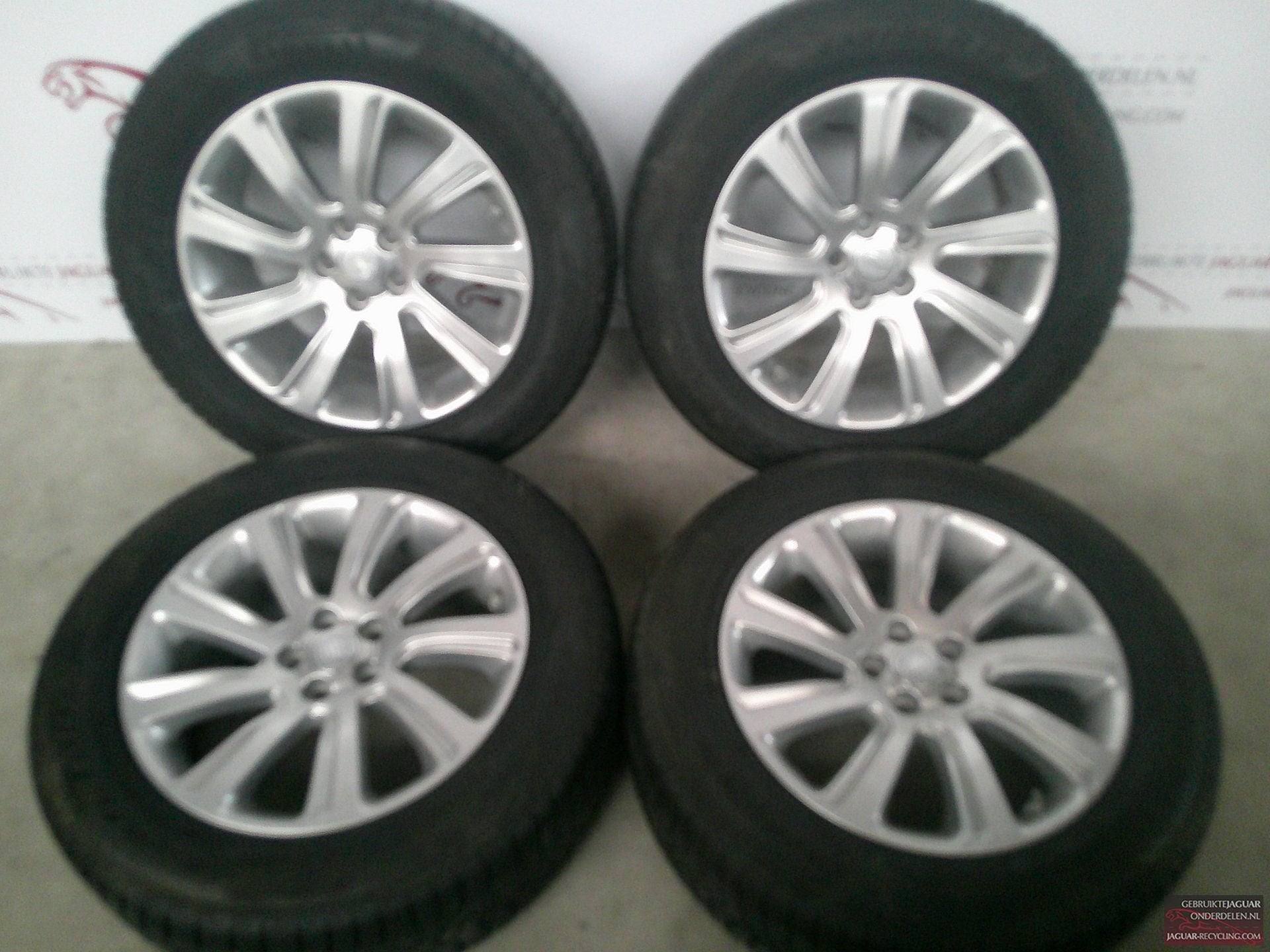 18″ Land Rover Discovery sport velgen set met winterbanden, Autos : Pièces & Accessoires, Pneus & Jantes, Jante(s), Véhicule tout-terrain