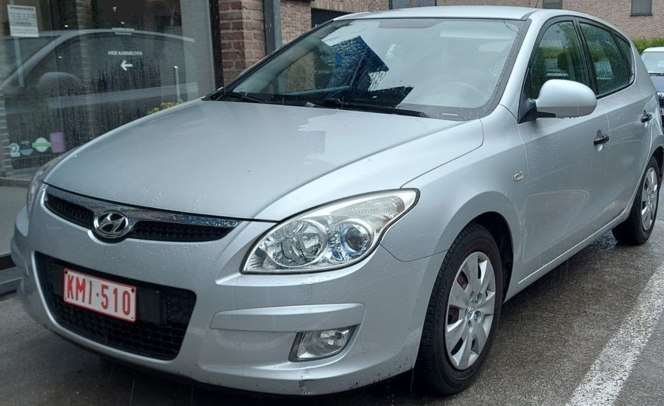 hyundai i30 benzine 4deurs met❄️ airco  ✅️  1ste eigenaar, Autos, Hyundai, 1395 cm³, Argent ou Gris, Achat, 4 portes