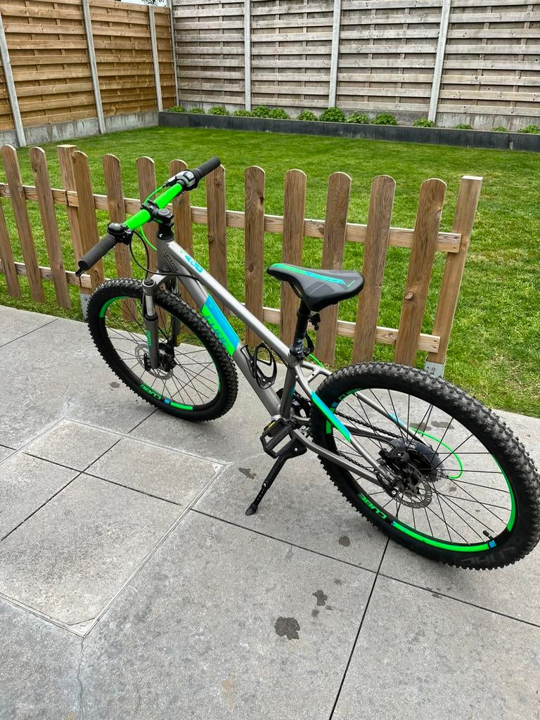 Jongerenfiets Mtb cube acid race 240 24inch, Fietsen en Brommers, Ophalen, Zo goed als nieuw