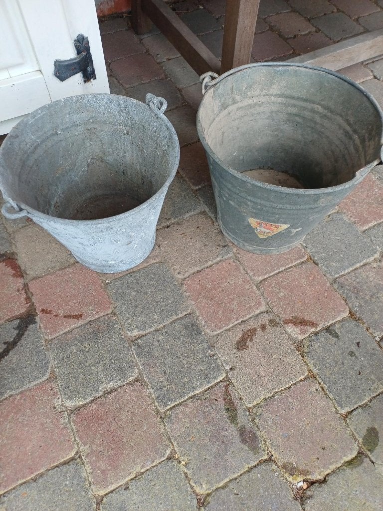 2 oude zinken emmers – vintage – landelijke decoratie, Ophalen, Gebruikt, Vintage, Decoratieobject
