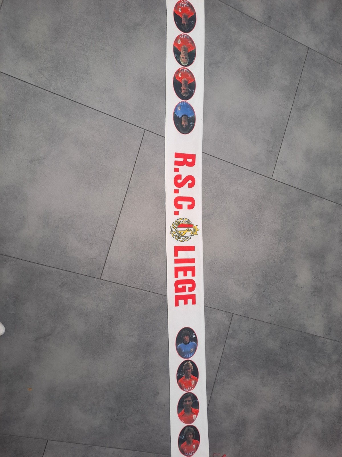 Vintage sjaal van Standard de Liège 1982, Verzamelen, Sportartikelen en Voetbal, Ophalen of Verzenden, Gebruikt