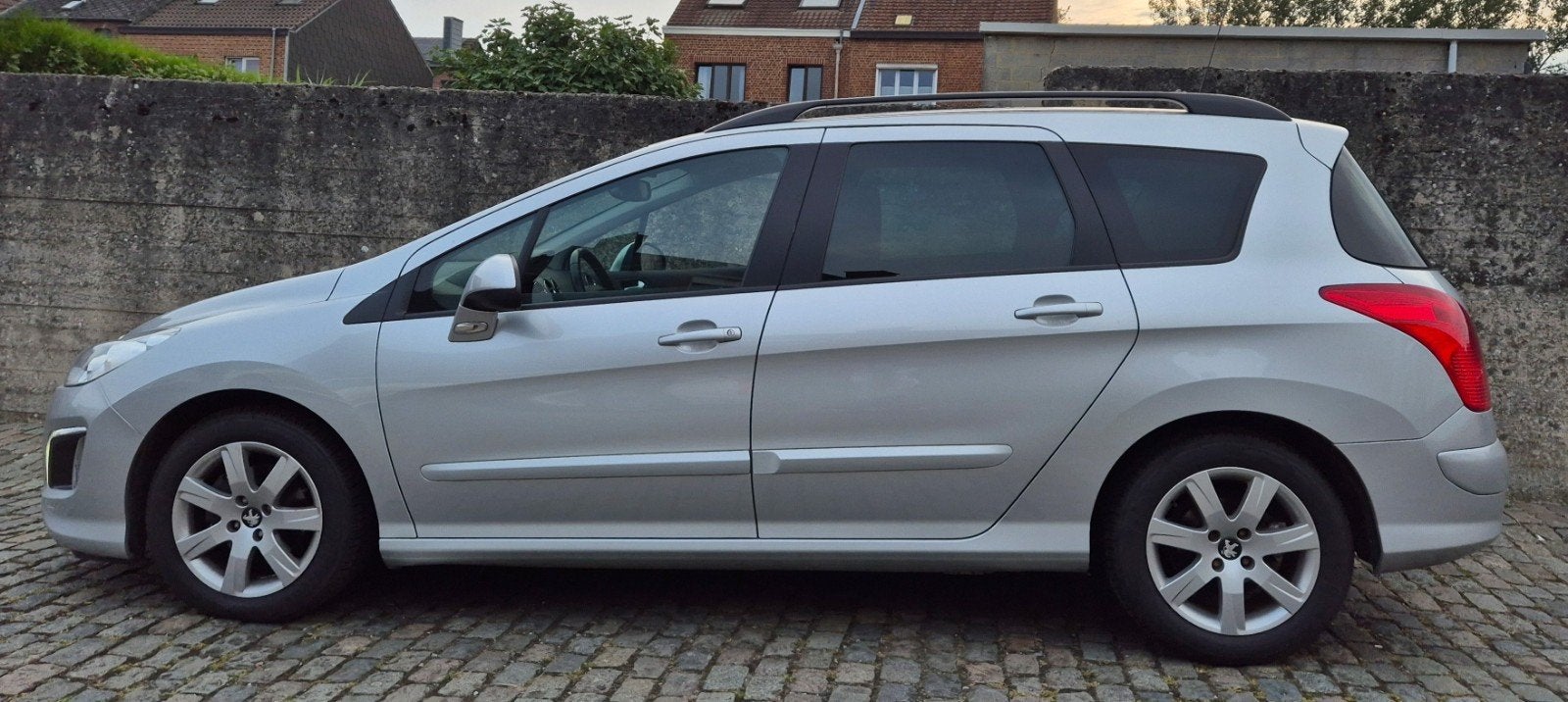 Peugeot 308 sw 16hdi 120mkm 6vitesses 3700€, Auto's, Euro 5, 1600 cc, 5 deurs, Particulier