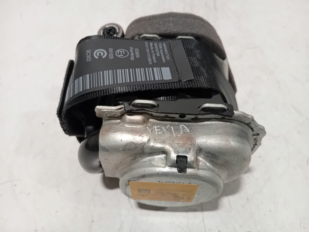 Veiligheidsgordel links achter Peugeot 3008, Onderdelen@venauto.nl, Van der Ven Autorecycling B.V., Ettenseweg 76, 4706 PB Roosendaal, The Netherlands