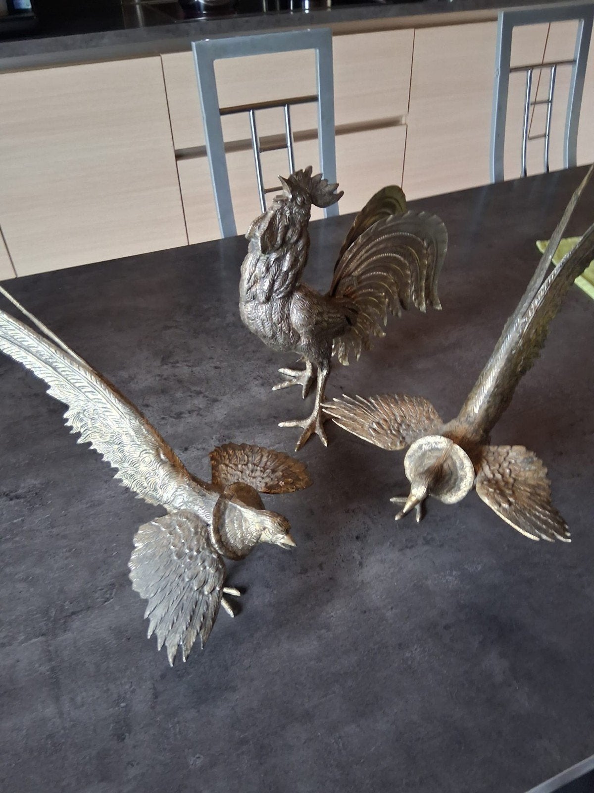 3 kemphanen, Ophalen