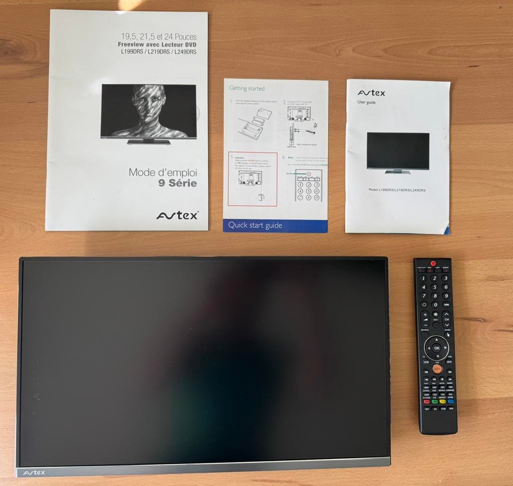 Téléviseur 12V/24V + DVD Avtex 19,5 pouces NOUVEAU, Enlèvement, Comme neuf