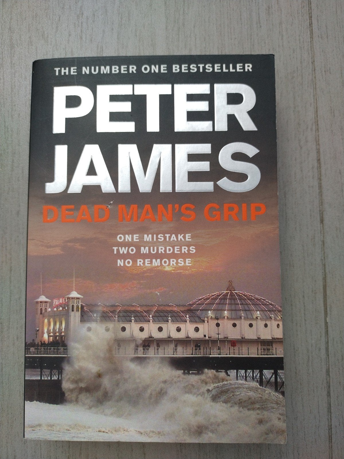 Peter James - Dead Man's Grip, Boeken, Thrillers, Ophalen of Verzenden