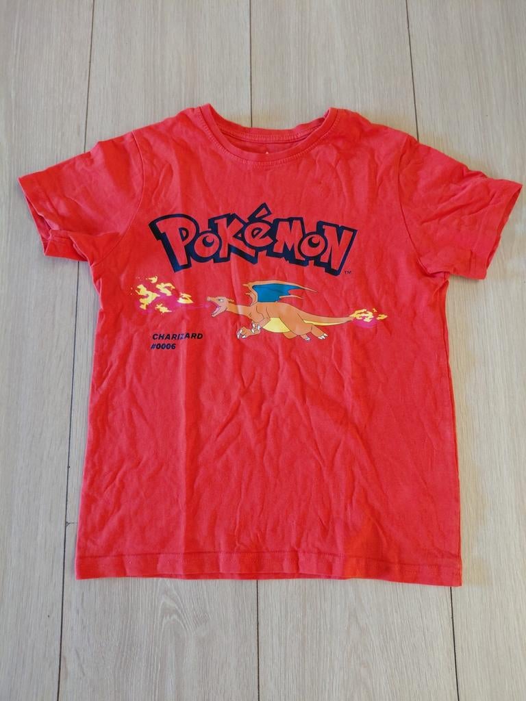 Pokemon T-shirt charizars, Kinderen en Baby's, Kinderkleding | Maat 134, Ophalen