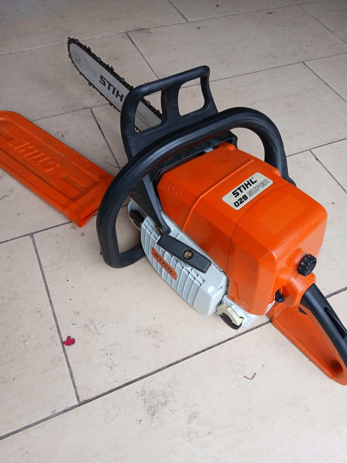 Stihl,Husqvarna kettingzagen, Enlèvement