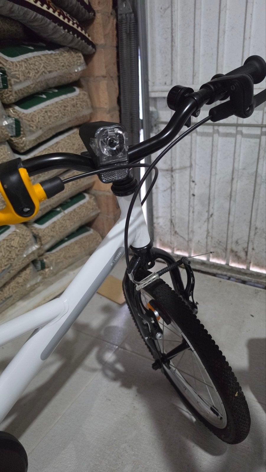 peuterfiets 16inch, Fietsen en Brommers, Ophalen, Stuur 360° draaibaar, Minder dan 16 inch, Schijfrem