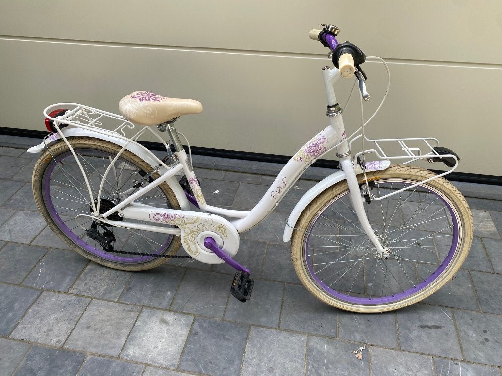 Leuke Fleur meisjesfiets (24 inch / wielen ca. 60 cm) 8-12j, Fietsen en Brommers, Ophalen, Velgrem, Versnellingen, Fleur