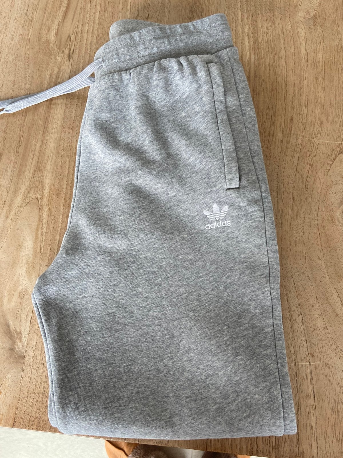 Joggingbroek adidas, 1 keer gedragen, Kinderen en Baby's, Kinderkleding | Maat 170, Ophalen of Verzenden, Zo goed als nieuw, Jongen of Meisje