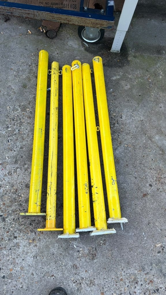 Gele stalen afzetpalen met voetplaat 100 cm 6 stuks, Ophalen, Gebruikt, Minder dan 180 cm, Palen