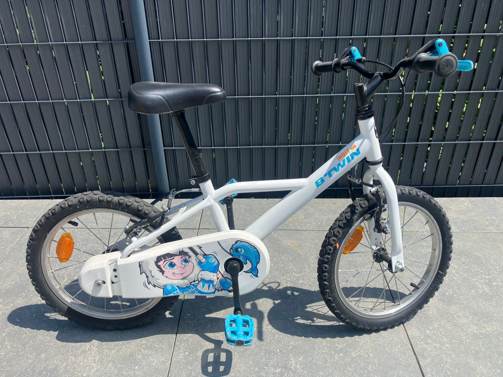 Velo pour enfant B-TWIN 16 pouces avec pied, Vélos & Vélomoteurs, Enlèvement ou Envoi, Comme neuf, 16 à 20 pouces, Repose-pieds