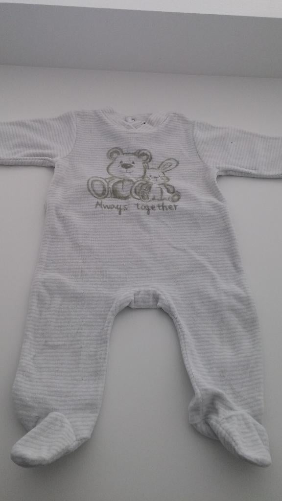 Costume blanc/gris avec ours taille 68 de Dreamland, Garçon, Dreamland, Enlèvement ou Envoi, Costume