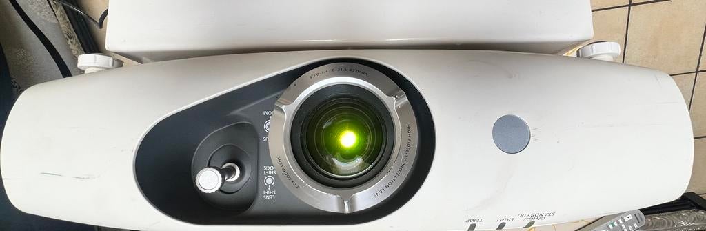 Beamer projector Panasonic PT-RZ370, Panasonic, Enlèvement, Utilisé, DLP