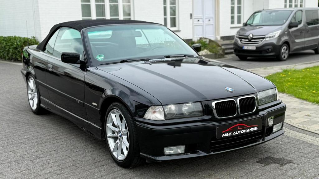 BMW 320i * 6 CILINDER * CABRIO * M PACK * 153.000 Km, Auto's, 4 zetels, 110 kW, Cabriolet, Zwart