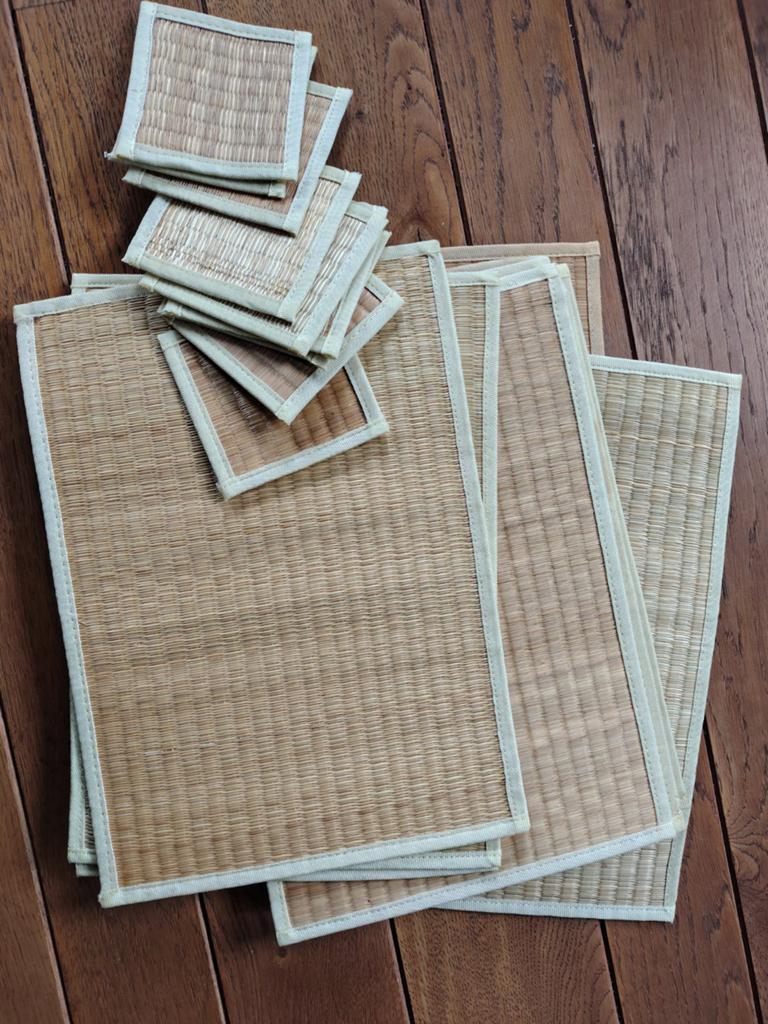 Handgemaakte rieten placemats 19 stuks, Huis en Inrichting, Ophalen