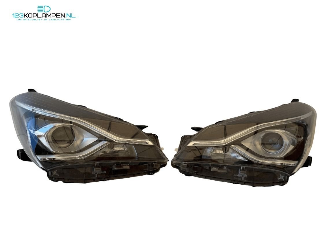 Toyota Yaris P13 facelift LED koplamp koplampen, Gebruikt, -, Verzenden, Toyota