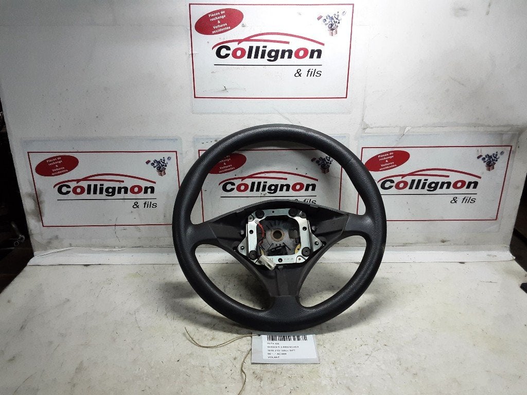VOLANT DIRECTION Alfa Romeo 156 (932) (01-1997/09-2005), Mevr. I. Hauben, Utilisé, Alfa Romeo, Rue de l'Espoir 34 34
4030  GRIVEGNÉE, BE