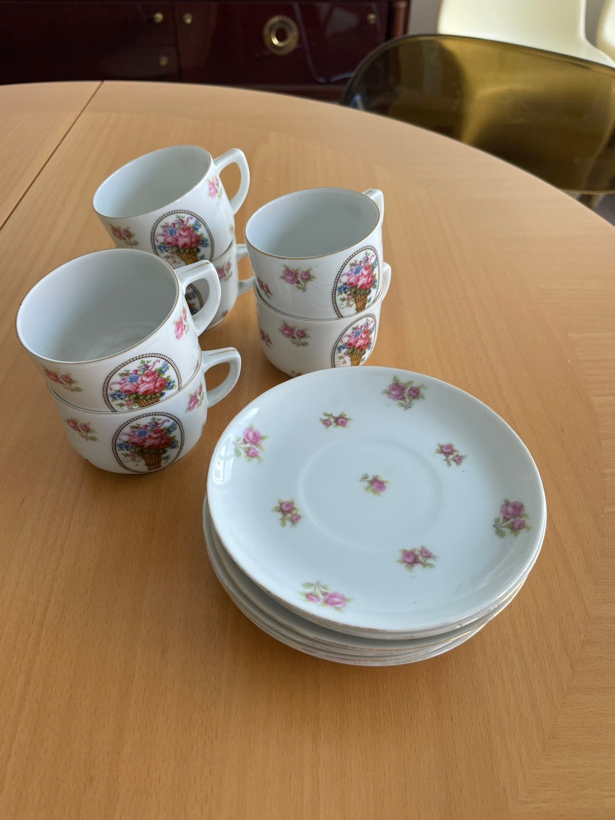 Victoria thee of koffieservies met bloemenmotief, Antiek en Kunst, Ophalen