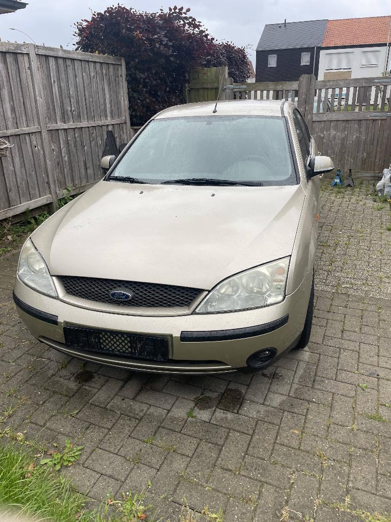 Ford Mondeo 1.8 essence à hayon — inspection 10/2026, Autos, Ford, Particulier, Mondeo, Airbags, Air conditionné, Vitres électriques