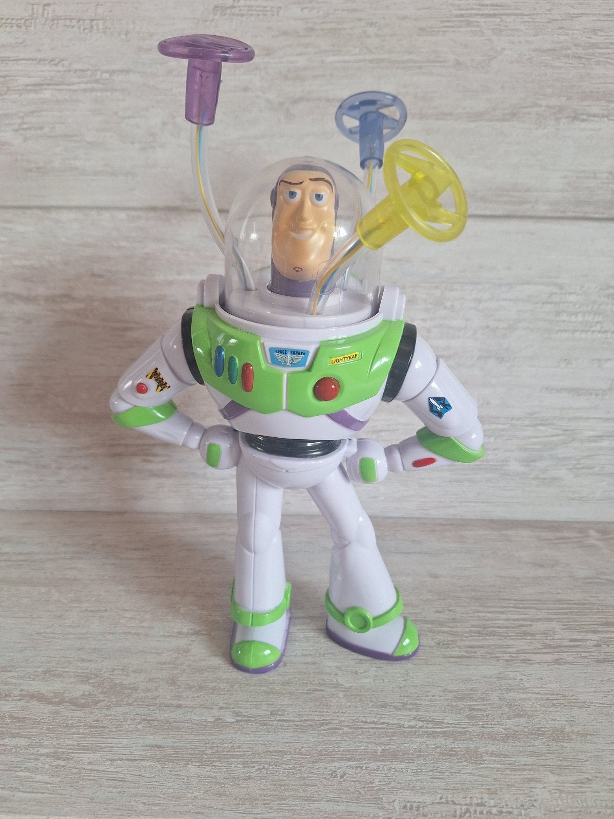Buzz l'éclair électronique, Enlèvement