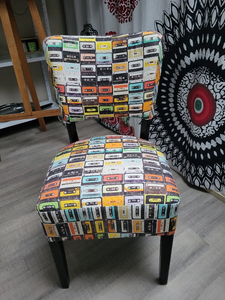 Een stoel als blikvanger, Maison & Meubles, Chaises, Enlèvement, Comme neuf, Bois
